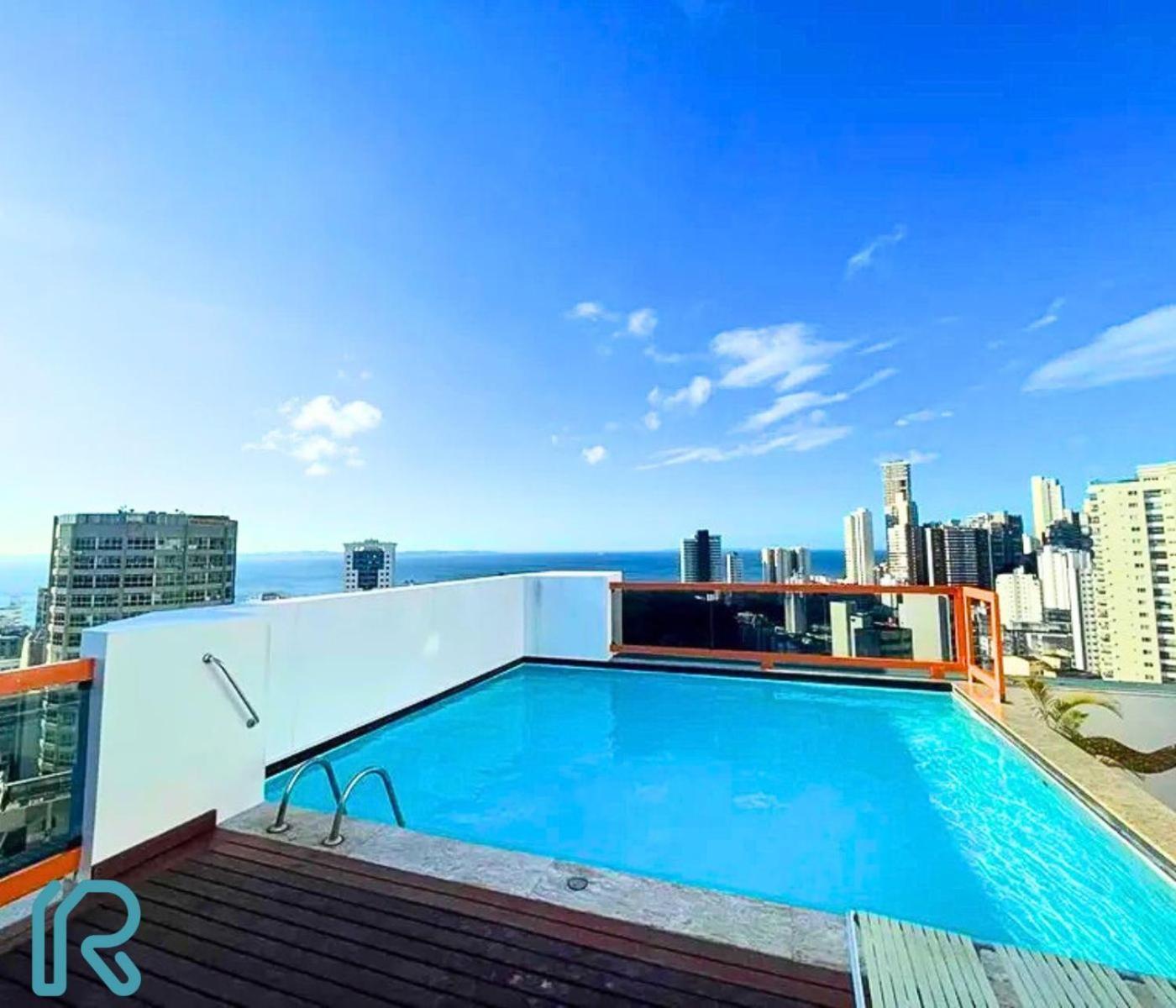 Lindo Apt Vista Mar Completo Com Piscina No Rooftop Do Edf, Proximo Ao Porto Da Barra Salvador Luaran gambar